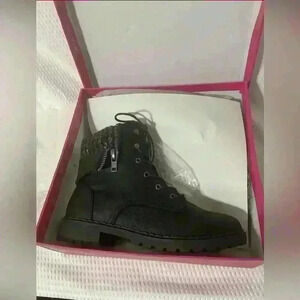 Shoedazzle Size 10 Black Boots